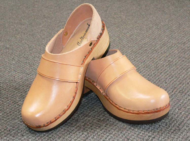 multnomah leather clogs